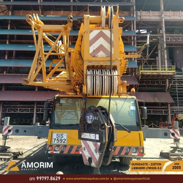 LIEBHERR LTM 1220-5.2 220TON - Image 9